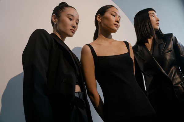 Rain-Resistant Makeup Mastery: Top Tips for Smudge-Proof Perfection in the UK's Wet Weather